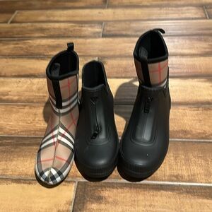 Burberry kids boots new no tags